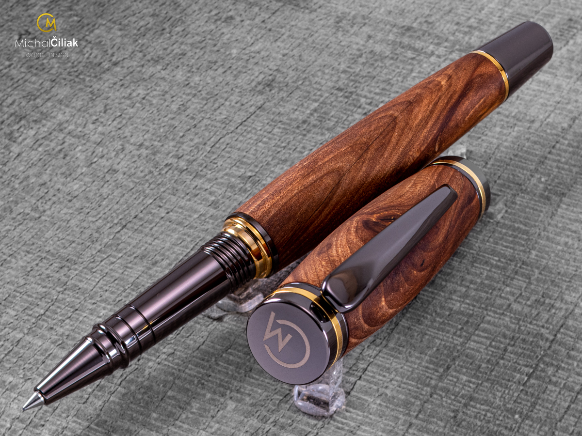 Pero Americký ořech, Elegant