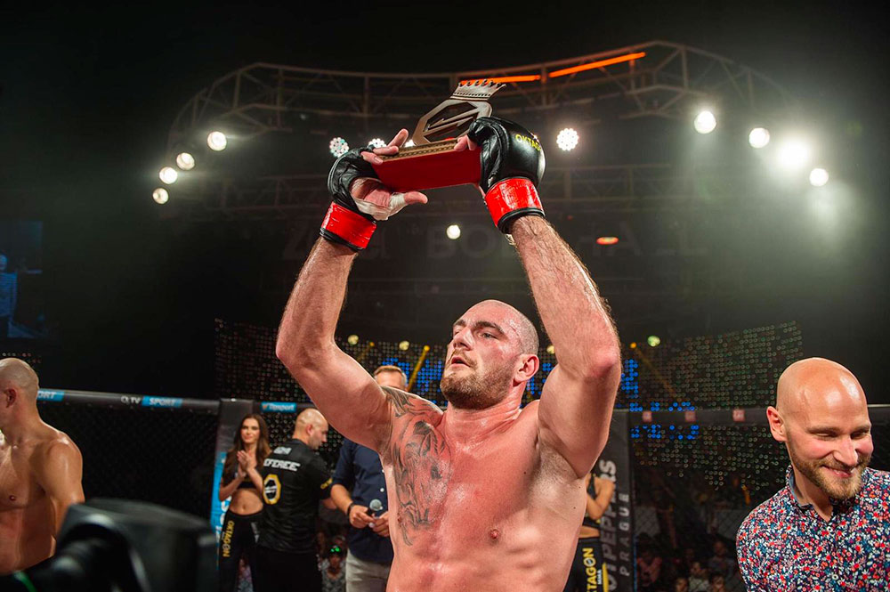 Profesionální trenér, mistr světa K1 a Oktagon Underground Champ