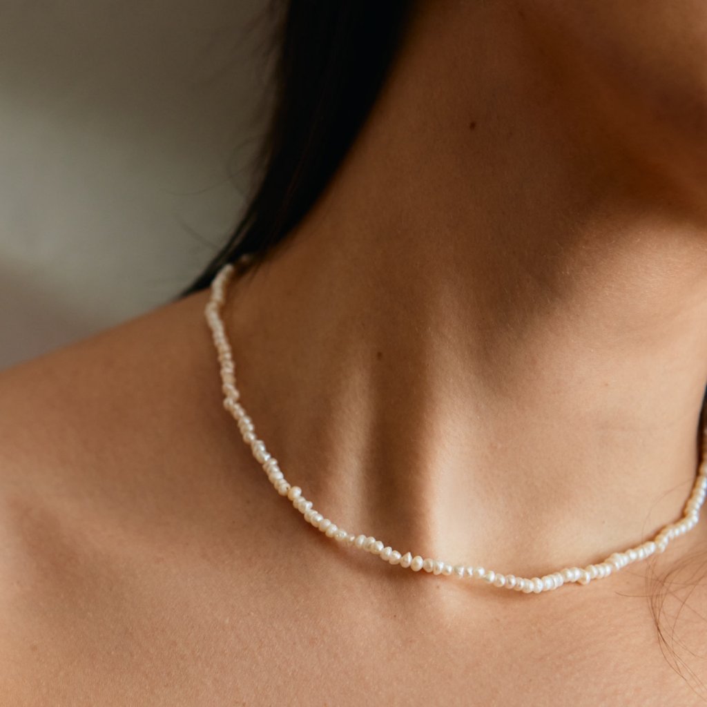 GOLD WHITE PEARLS NÁHRDELNÍK